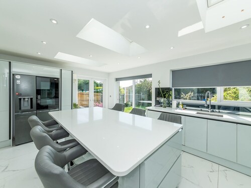 Stylish House|Smart Features|Jacuzzi|Large Garden - Pass the Keys