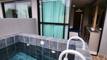 Piscina interna, piscina externa