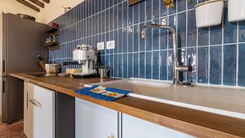 Kühlschrank, Ofen, Herdplatte, Geschirrspüler