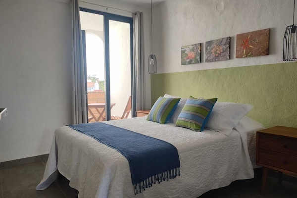 2 bedrooms, WiFi (free), bed sheets