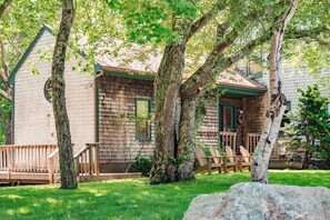 Exterior - The Duneside Cottage - Minutes from Beach (Narragansett)