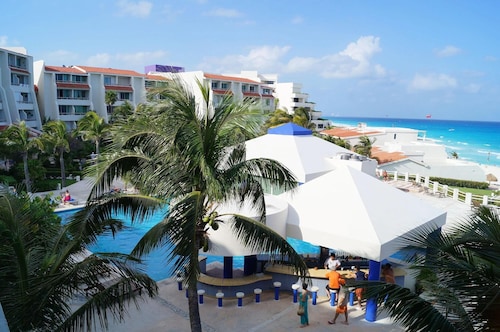 Solymar Beach Resort