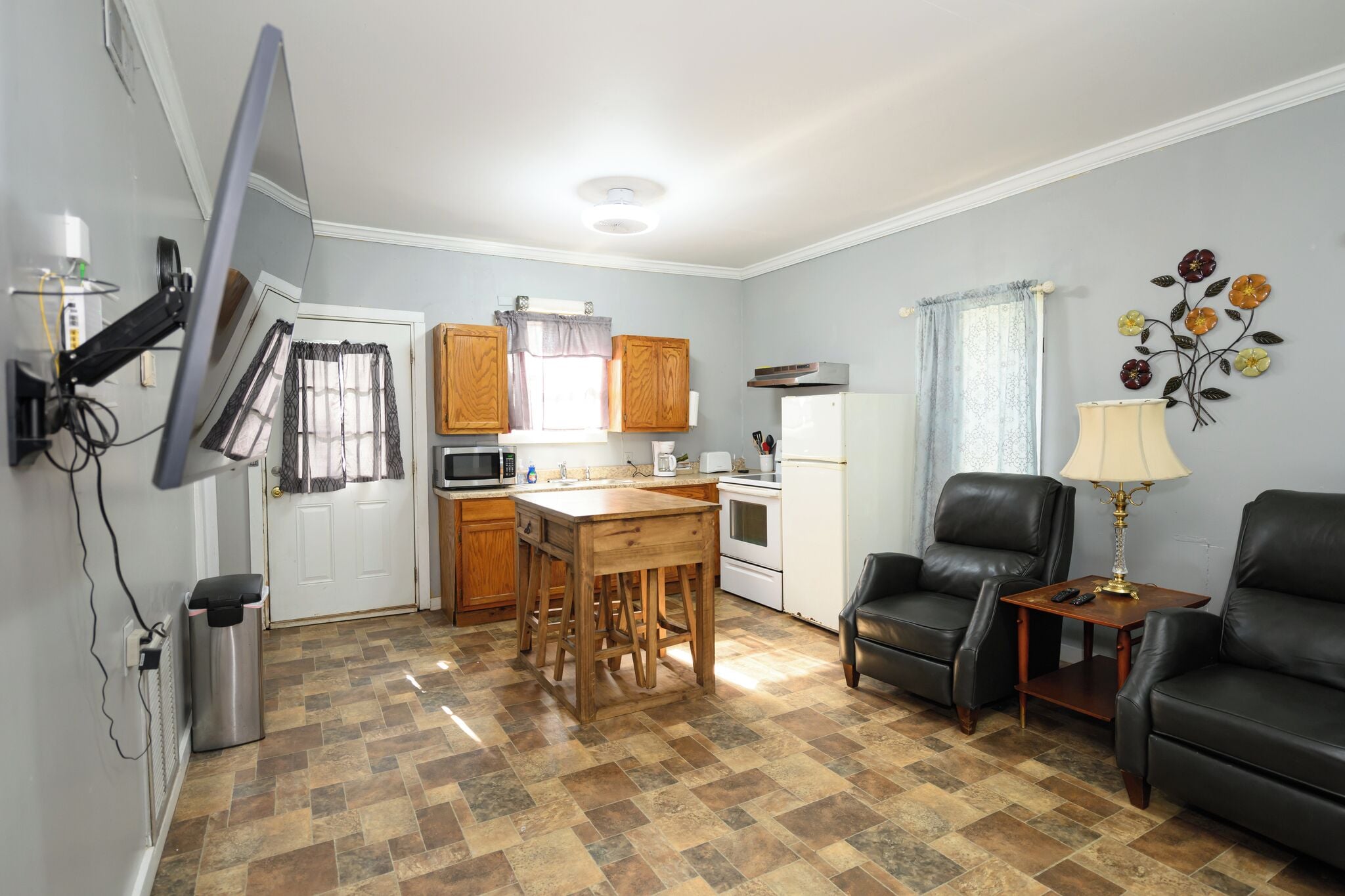 Comfort House | Living area | 55-inch Smart TV with digital channels