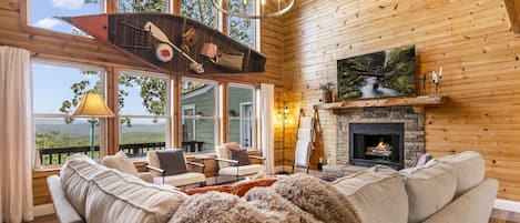 Smart TV, fireplace