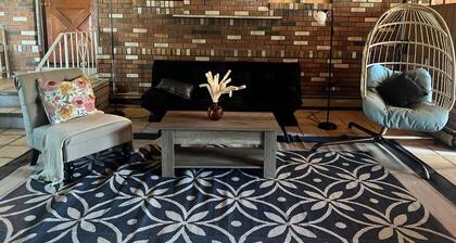 Cozy, Private1-bedroom in charming Schenectady with Private Bathroom