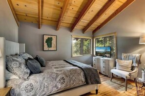4 bedrooms, iron/ironing board, WiFi, bed sheets - The Lodge at Wildwood (South Lake Tahoe)
