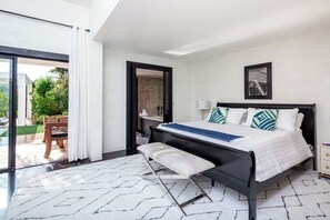 6 habitaciones, caja de seguridad en la habitación y escritorio 