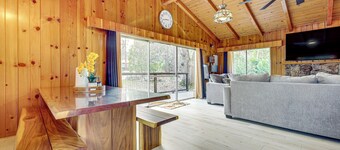 Peaceful Wooden Cabin, 2 Mi to Bass Lake!