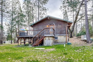 Exterior - Peaceful Wooden Cabin, 2 Mi to Bass Lake! (Oakhurst)