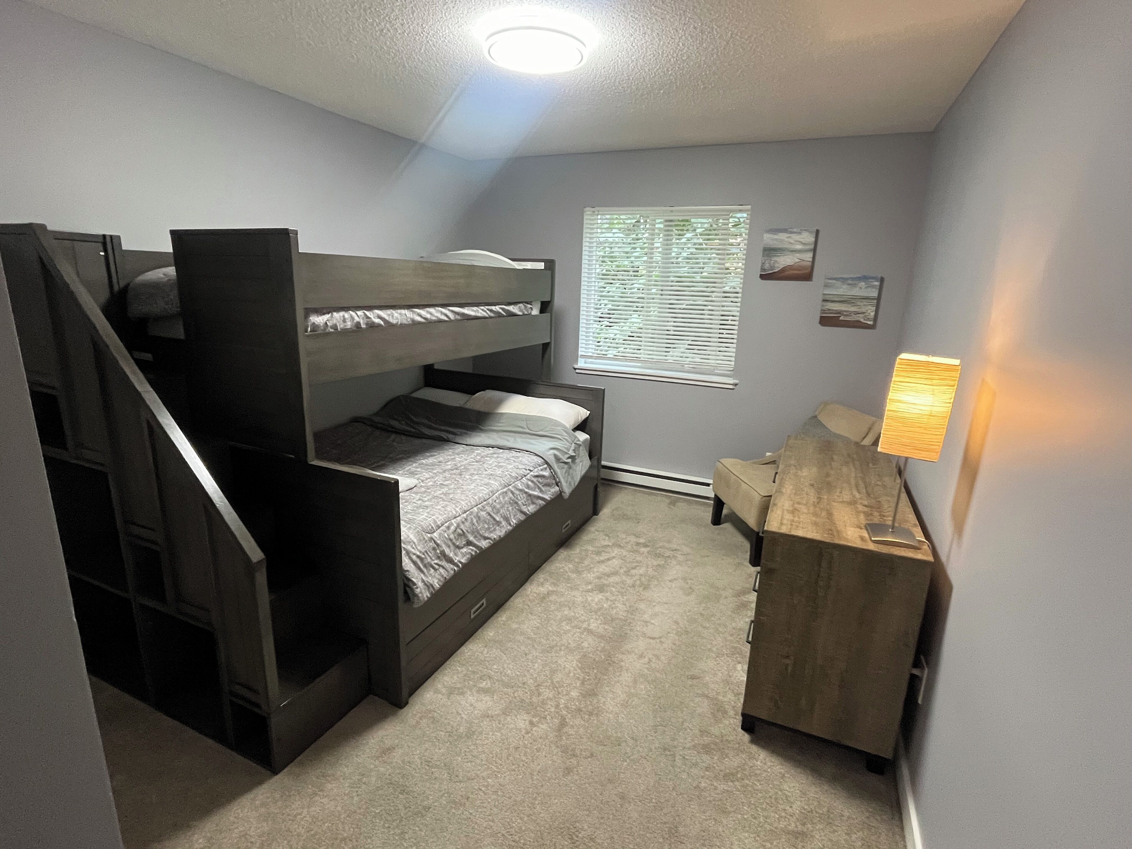 2 habitaciones, tabla de planchar con plancha y wifi gratis 