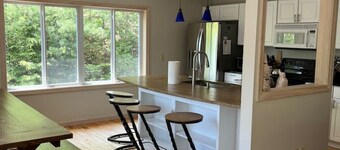 Trailside • Walk to Skiing • Stone FP • Golden Tee