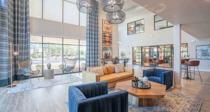 Near TPC & DT Tempe | Pool,Gym,Balcony,W/D,Parking