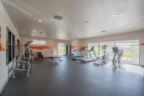 Fitness facility - Prime Spot Apt  | Pool, Gym, Balcony, W/D, Parking (Tempe)