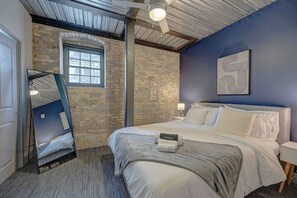 2 chambres, fer et planche à repasser, Wi-Fi, draps fournis