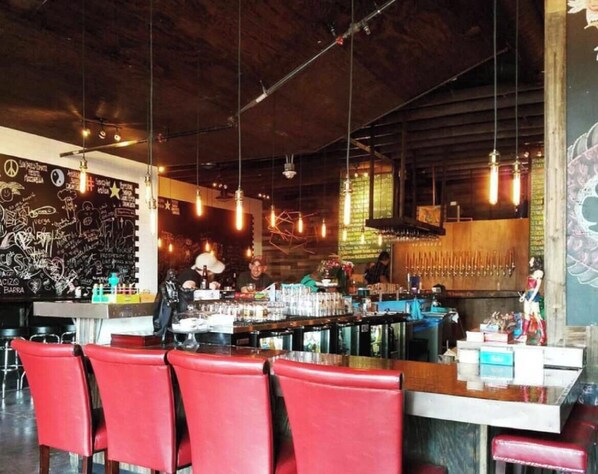 Bar (on property) - Walkable Arts District Unit in Downtown Phoenix (Phoenix)