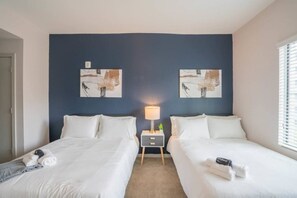Room - Downtown Phoenix Retreat | Walk to Arts District (Phoenix)
