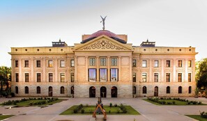 A large, historic building with a central dome and symmetrical facade. - Central Downtown PHX | Pool, Gym, Parking, Balcony (Phoenix)