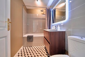 Hair dryer, towels