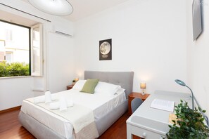 2 bedrooms, iron/ironing board, WiFi, bed sheets - Faleria Second  apartment (Rome)