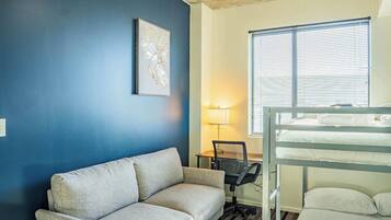 2 dormitorios, tabla de planchar con plancha, wifi y ropa de cama