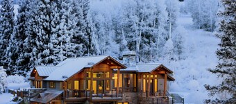 Mount Crested Butte / Ski-In/Out, Hot Tub & Fire Pit