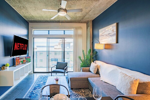 Téléviseur, bureau