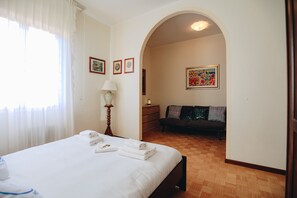 1 camera, una scrivania, ferro/asse da stiro, Wi-Fi gratuito