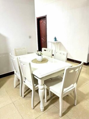 Dining - Comfort Haven Sea view Apartment (Dar es Salam)