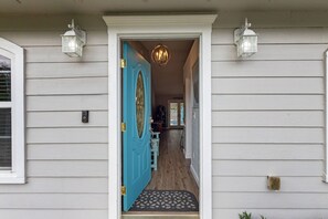 Exterior detail - Pool/Heated Spa! Pool Bar! Bikes! 3 min to Beach and 10 min to Town! Golf Cart! (Fernandina Beach)