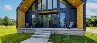 Stunning modern 2-bedroom Aframe with Barren River lake view near Mammoth Cave