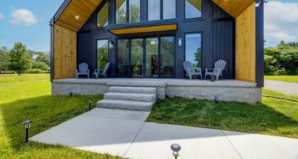 Stunning modern 2-bedroom Aframe with Barren River lake view near Mammoth Cave