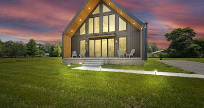 Stunning modern 2-bedroom Aframe with Barren River lake view near Mammoth Cave