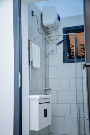 Hårtørrer, håndklæder, Toiletpapir
