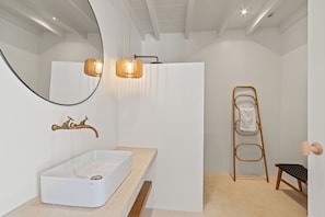 Interior - Villa 29 - Moderne Luxe Villa met Adembenemend Zeezicht en Privé Zwembad (Willemstad)