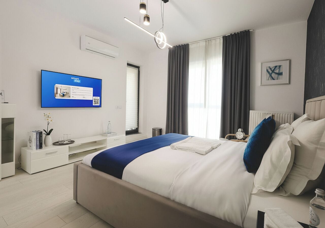 Superior studio, balkon, uitzicht op binnenplaats | Individueel gedecoreerd, individueel gemeubileerd