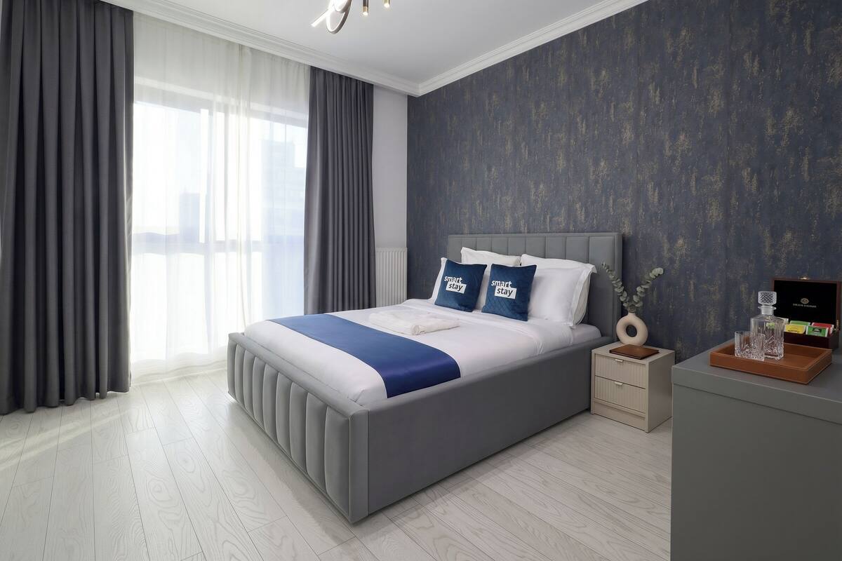 Superior Studio, Balcony, Courtyard View | Blackout drapes, soundproofing, iron/ironing board, WiFi (free)