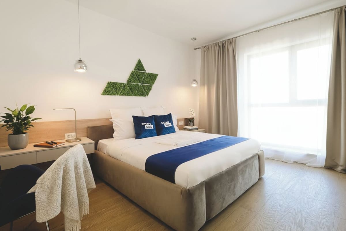 Studio Deluxe | DĂ©cor unique, ameublement unique, rideaux dâobscurcissement