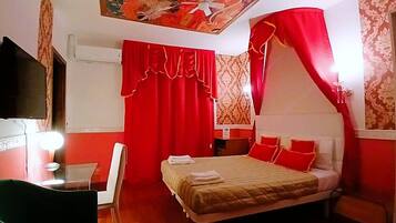 Dobbeltrom – comfort, resort-utsikt | Safe på rommet, skrivebord og wi-fi (inkludert)