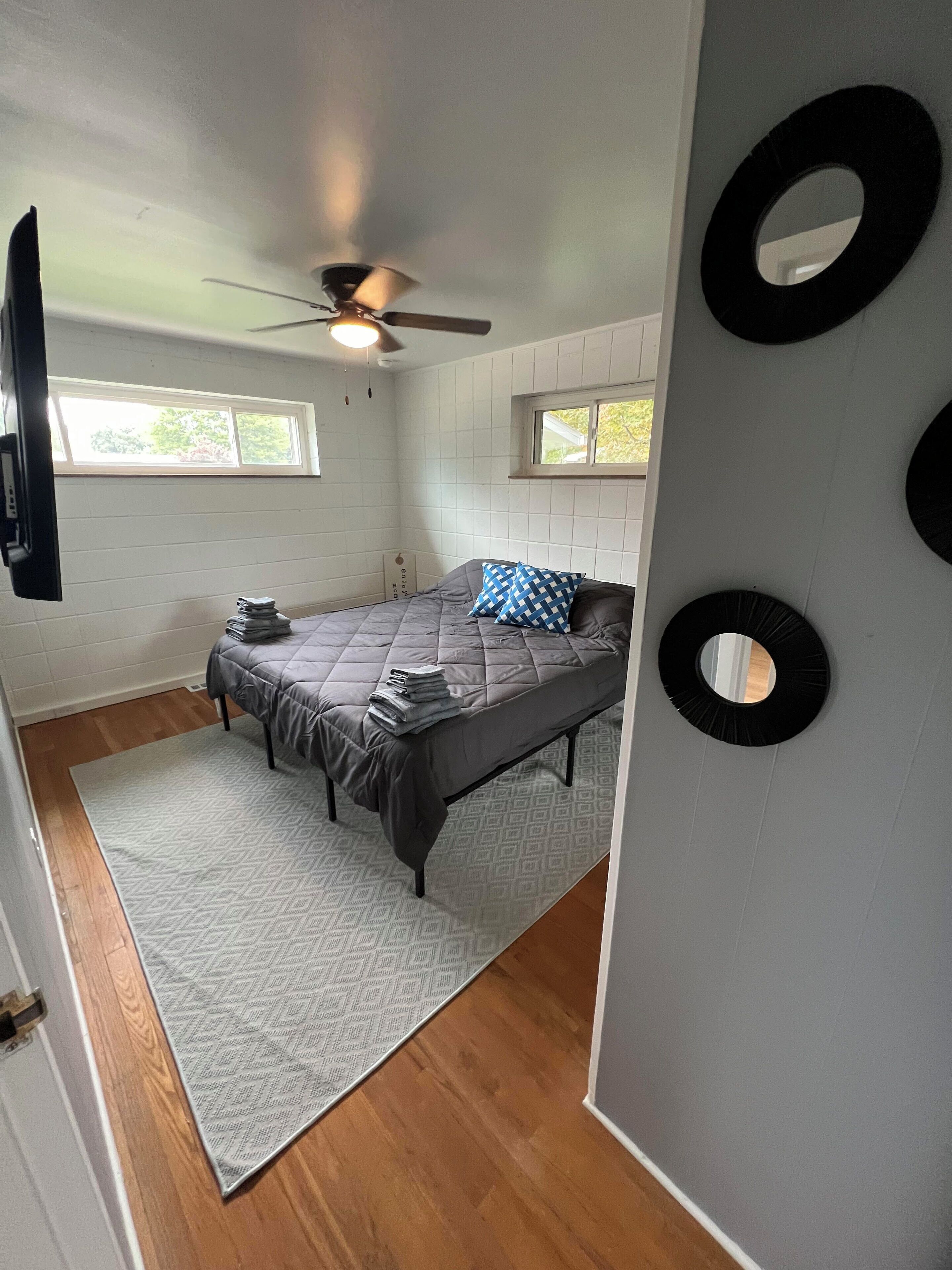 4 bedrooms, iron/ironing board, free WiFi, bed sheets