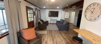 Spacious Retreat: Sleeps 16 with pool, hot tub, Game Room, and Fitness Room