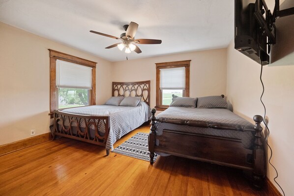 4 bedrooms, free WiFi, bed sheets