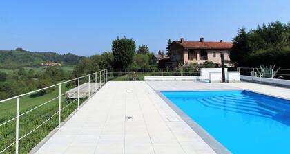 La Casa Dei Nonni, House With Private Pool, Torino