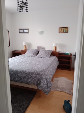 3 bedrooms, iron/ironing board, travel cot, free WiFi