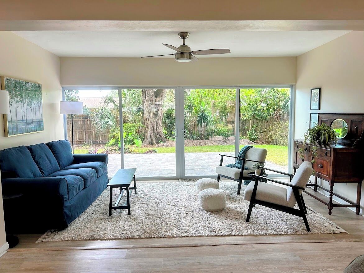 Walk to Water & Downtown Gorgeous Home in Dunedin NEW LISTING DISCOUNT 