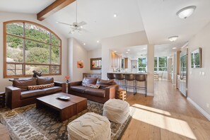 TV, fireplace, video games, books - Serene Retreat in the Heart of SLO by RedAwning (San Luis Obispo)