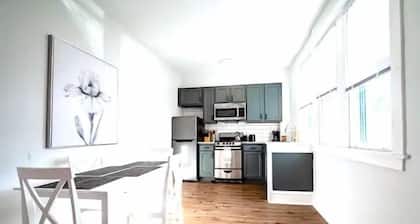 The Loft at Gilpin Place*King Bed*Trolley Square! by RedAwning