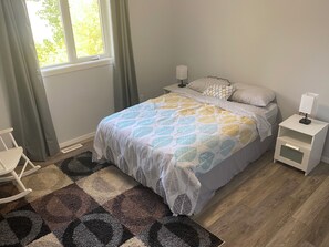 3 Schlafzimmer, Schreibtisch, Bügeleisen/Bügelbrett, kostenloses WLAN