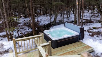 Bain à remous extérieur