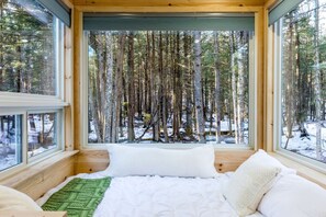 2 bedrooms, desk, free WiFi, bed sheets