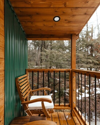 Luxury Tiny Home Getaway- IRIS Home